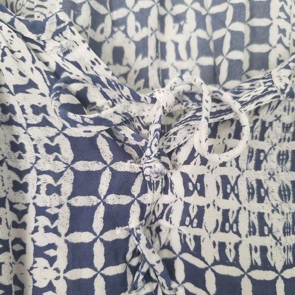 Le Chateau Blue White Blouse Top small - Picture 3 of 5